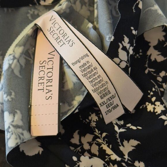 NWT (XXL) Victoria’s Secret Seamless Thong Panty - Black Floral Print - Picture 4 of 10